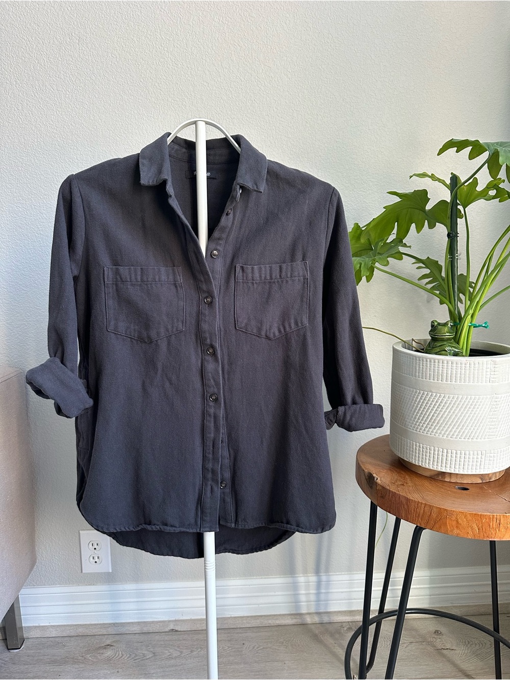 Madewell Women’s Flannel Button-Down Shirt in Charcoal